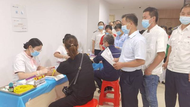 餐饮行业职业体检应重点关注以下项目：